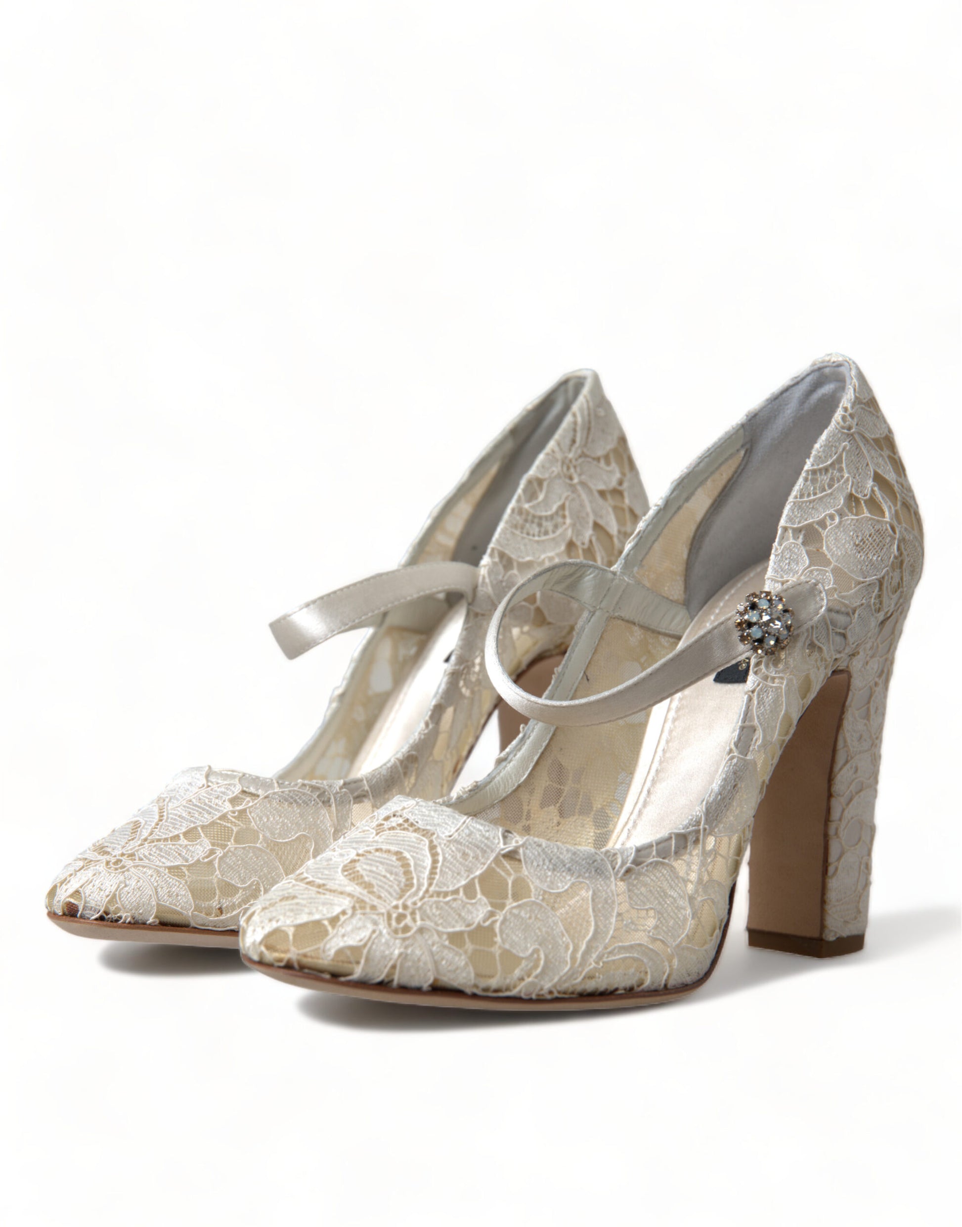 Chic Lace Block Heels Sandals in Cream White